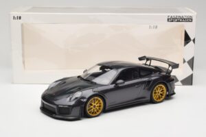Porsche 911 991.2 GT2 RS Weissach Package Purple Metallic Con Cerchi in Magnesio Dorati Minichamps 1:18 153068322 Pressofusio — immagine 6 di 6