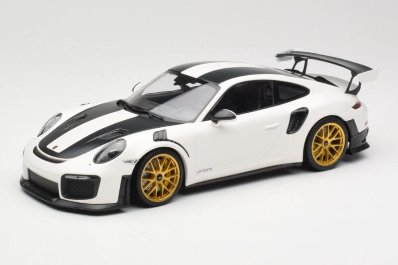 Porsche 911 991.2 GT2 RS Weissach Package Bianco Con Cerchi Dorati Minichamps 1:18 153068308 Pressofusione