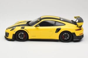Porsche 911 991.2 GT2 RS Weissach Package Giallo con Cerchi Neri Minichamps 1:18 155068311 Pressofusione — immagine 3 di 6