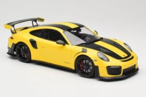 Porsche 911 991.2 GT2 RS Weissach Package Giallo con Cerchi Neri Minichamps 1:18 155068311 Pressofusione — immagine 4 di 6
