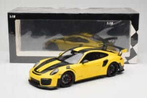 Porsche 911 991.2 GT2 RS Weissach Package Giallo con Cerchi Neri Minichamps 1:18 155068311 Pressofusione — immagine 6 di 6