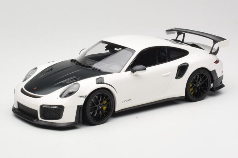 Porsche 911 991.2 GT2 RS Bianco con Cerchi Neri Minichamps 1:18 155068310 Pressofusione