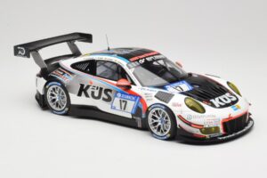 Porsche 911 991.2 GT3 R #17 Kues Team 75 Bernhard M. Christensen / K. Cairoli 24 Hours of Nurburgring 2018 Minichamps 1:18 15 — immagine 4 di 6