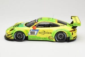 Porsche 911 991.2 GT3 R #911 Manthey Racing R. Dumas / F. Makowiecki 24 Hours of Nurburgring 2017 Minichamps 1:18 155176911 P — immagine 3 di 6