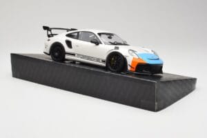 Porsche 911 991.2 GT3 RS Manthey Racing Bianco & Blu & Arancione Minichamps 1:18 MR-911-GT3RS-1805 Pressofusione — immagine 4 di 6