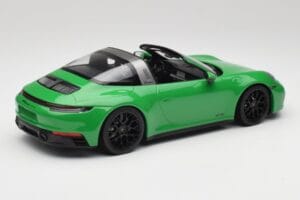 Porsche 911 991.2 Targa 4 GTS British Racing Verde Minichamps 1:18 155061065 Pressofusione — immagine 2 di 6