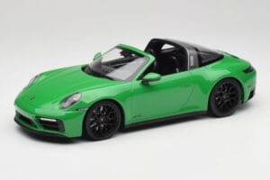 Porsche 911 991.2 Targa 4 GTS British Racing Verde Minichamps 1:18 155061065 Pressofusione