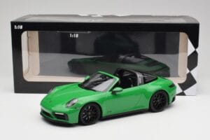 Porsche 911 991.2 Targa 4 GTS British Racing Verde Minichamps 1:18 155061065 Pressofusione — immagine 6 di 6
