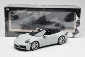 Porsche 911 992 Carrera 4 GTS Cabriolet Grigio Minichamps 1:18 155063034 Pressofusione — immagine 6 di 6