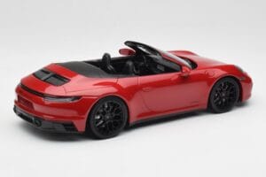 Porsche 911 992 Carrera 4 GTS Cabriolet Rosso Minichamps 1:18 155063032 Pressofusione — immagine 2 di 6