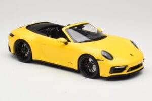 Porsche 911 992 Carrera 4 GTS Cabriolet Giallo Minichamps 1:18 155063030 Pressofusione — immagine 4 di 6