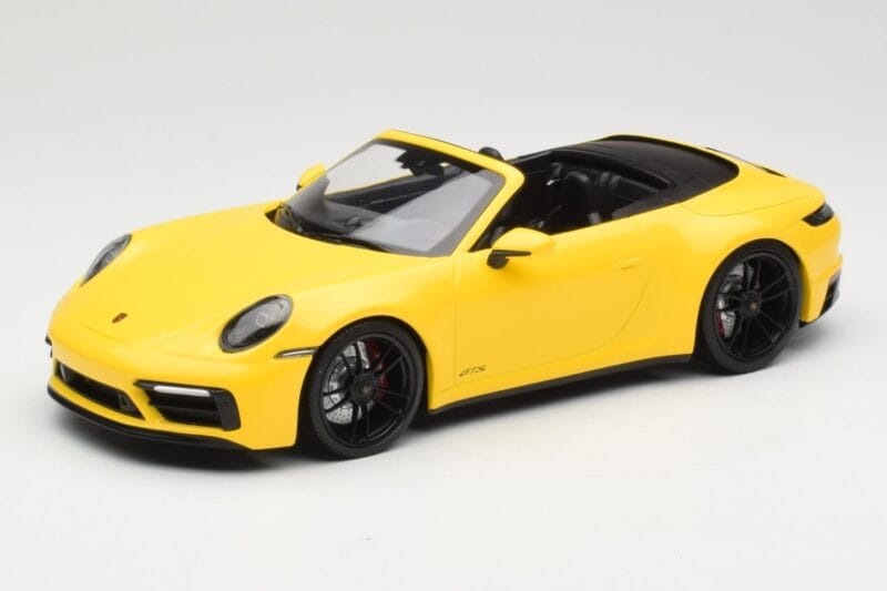 Porsche 911 992 Carrera 4 GTS Cabriolet Giallo Minichamps 1:18 155063030 Pressofusione