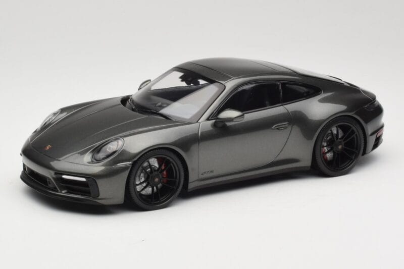 Porsche 911 992 Carrera 4 GTS Green Metallic Minichamps 1:18 155063101 Pressofusione