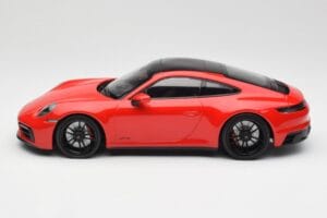 Porsche 911 992 Carrera 4 GTS Rosso Minichamps 1:18 155063100 Pressofusione — immagine 3 di 6