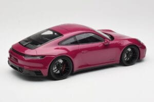 Porsche 911 992 Carrera 4 GTS Rubystar Minichamps 1:18 155063102 Pressofusione — immagine 2 di 6