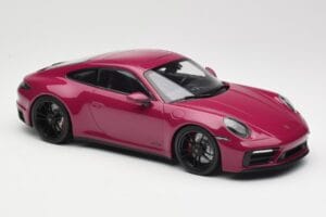 Porsche 911 992 Carrera 4 GTS Rubystar Minichamps 1:18 155063102 Pressofusione — immagine 4 di 6