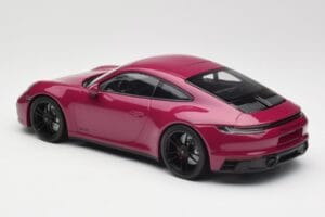 Porsche 911 992 Carrera 4 GTS Rubystar Minichamps 1:18 155063102 Pressofusione — immagine 5 di 6