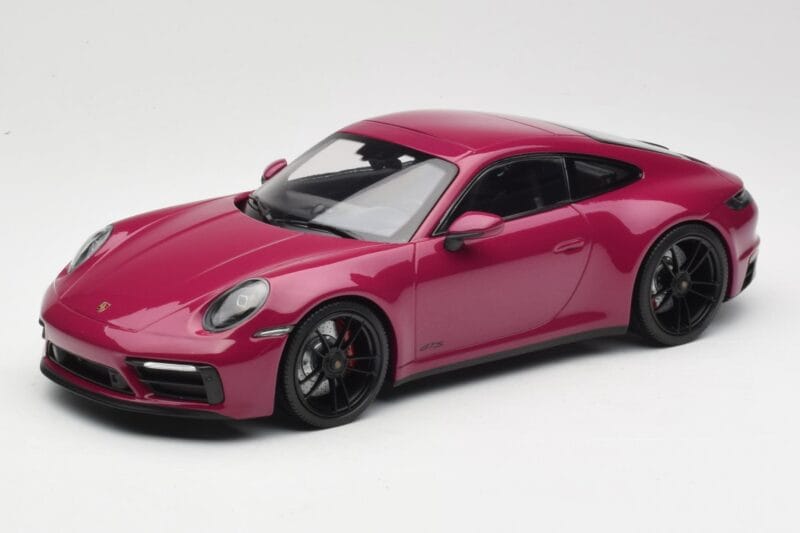 Porsche 911 992 Carrera 4 GTS Rubystar Minichamps 1:18 155063102 Pressofusione
