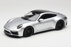 Porsche 911 992 Carrera 4 GTS Argento Minichamps 1:18 155063104 Pressofusione