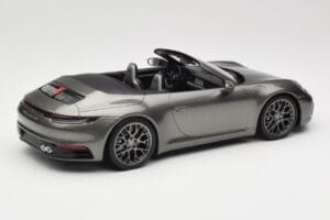 Porsche 911 992 Carrera 4S Cabriolet Mamba Green Metallic Minichamps 1:18 155067337 Pressofusione — immagine 2 di 6