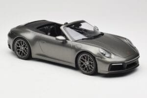 Porsche 911 992 Carrera 4S Cabriolet Mamba Green Metallic Minichamps 1:18 155067337 Pressofusione — immagine 4 di 6