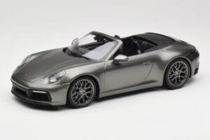 Porsche 911 992 Carrera 4S Cabriolet Mamba Green Metallic Minichamps 1:18 155067337 Pressofusione