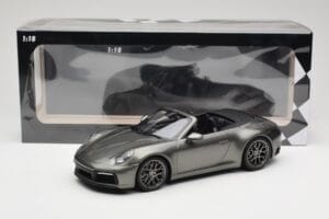 Porsche 911 992 Carrera 4S Cabriolet Mamba Green Metallic Minichamps 1:18 155067337 Pressofusione — immagine 6 di 6