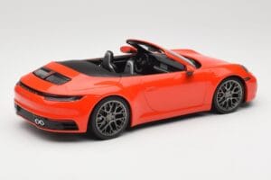 Porsche 911 992 Carrera 4S Cabriolet Arancione Minichamps 1:18 155067334 Pressofusione — immagine 2 di 6