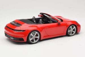 Porsche 911 992 Carrera 4S Cabriolet Rosso Minichamps 1:18 155067331 Pressofusione — immagine 2 di 6