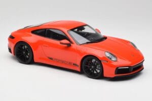 Porsche 911 992 Carrera 4S Lava Arancione Minichamps 1:18 155067327 Pressofusione — immagine 4 di 6