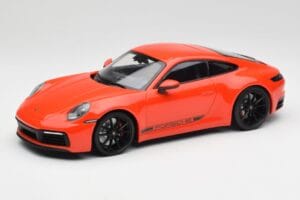 Porsche 911 992 Carrera 4S Lava Arancione Minichamps 1:18 155067327 Pressofusione