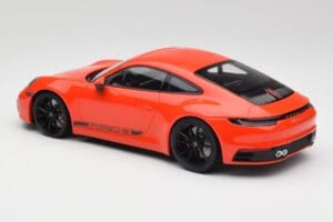 Porsche 911 992 Carrera 4S Lava Arancione Minichamps 1:18 155067327 Pressofusione — immagine 5 di 6