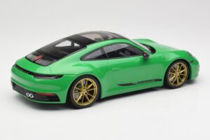 Porsche 911 992 Carrera 4S Python Green Minichamps 1:18 155067325 Pressofusione — immagine 2 di 6