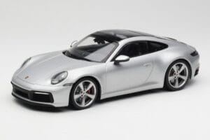 Porsche 911 992 Carrera 4S Argento Minichamps 1:18 155067322 Pressofusione