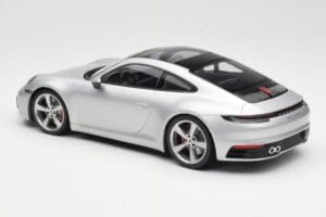 Porsche 911 992 Carrera 4S Argento Minichamps 1:18 155067322 Pressofusione — immagine 5 di 6