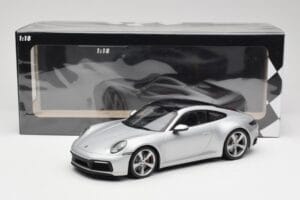 Porsche 911 992 Carrera 4S Argento Minichamps 1:18 155067322 Pressofusione — immagine 6 di 6