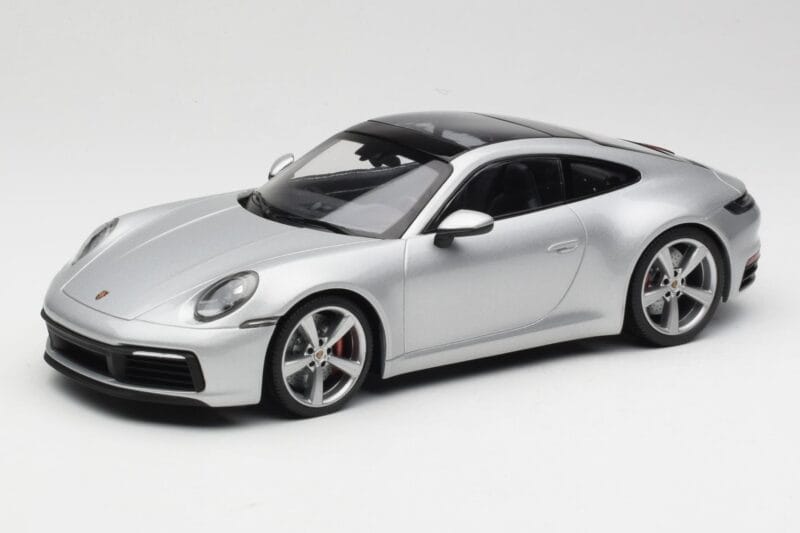 Porsche 911 992 Carrera 4S Argento Minichamps 1:18 155067322 Pressofusione