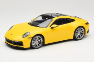Porsche 911 992 Carrera 4S Giallo Minichamps 1:18 155067320 Pressofusione