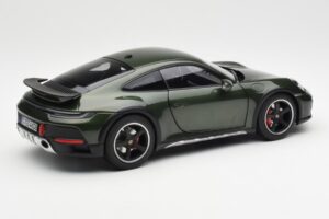 Porsche 911 992 Dakar Oak Verde Metallizzato Norev 1:18 187241 Pressofusione — immagine 3 di 9
