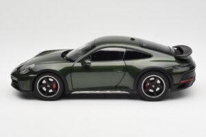 Porsche 911 992 Dakar Oak Verde Metallizzato Norev 1:18 187241 Pressofusione — immagine 4 di 9