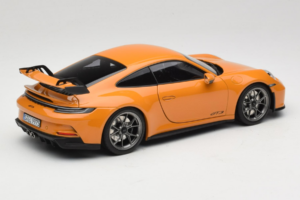 Porsche 911 992 GT3 Bahama Yellow Norev 1:18 187387 Pressofusione — immagine 3 di 8
