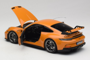 Porsche 911 992 GT3 Bahama Yellow Norev 1:18 187387 Pressofusione — immagine 5 di 8