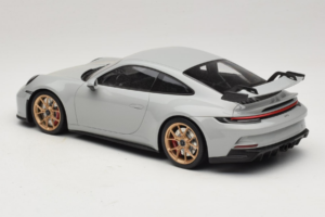 Porsche 911 992 GT3 Chalk Cerchi Dorati Minichamps 1:18 117069001 Pressofusione — immagine 5 di 6