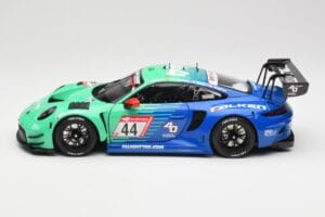 Porsche 911 992 GT3 R Falken #44 D. Eriksson / T. Heinemann 24 Hours of Nurburgring 2023 Minichamps 1:18 113236344 Pressofusi — immagine 4 di 8