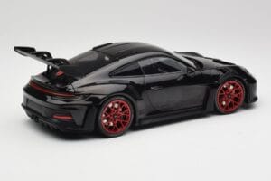 Porsche 911 992 GT3 RS Nero & Cerchi Rossi & Decor Nero Minichamps 1:18 153062240 Pressofusione — immagine 2 di 6