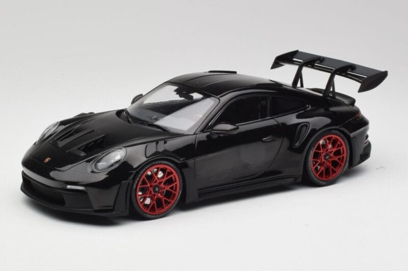 Porsche 911 992 GT3 RS Nero & Cerchi Rossi & Decor Nero Minichamps 1:18 153062240 Pressofusione