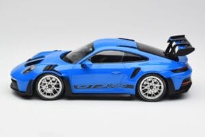 Porsche 911 992 GT3 RS Blu & Cerchi Argento & Decor Nero Minichamps 1:18 153062234 Pressofusione — immagine 3 di 6