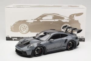 Porsche 911 992 GT3 RS Crayon Weissach Package & Black Wheels Minichamps 1:18 110062024 Pressofusione — immagine 8 di 8