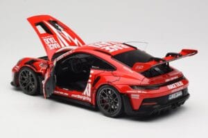 Porsche 911 992 GT3 RS Getspeed Race Taxi Guards Red Minichamps 1:18 110062040 Pressofusione — immagine 5 di 8