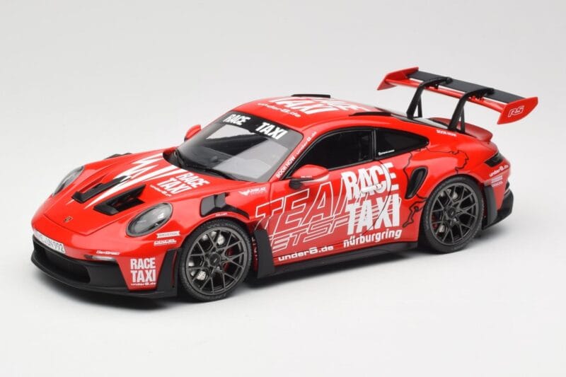 Porsche 911 992 GT3 RS Getspeed Race Taxi Guards Red Minichamps 1:18 110062040 Pressofusione